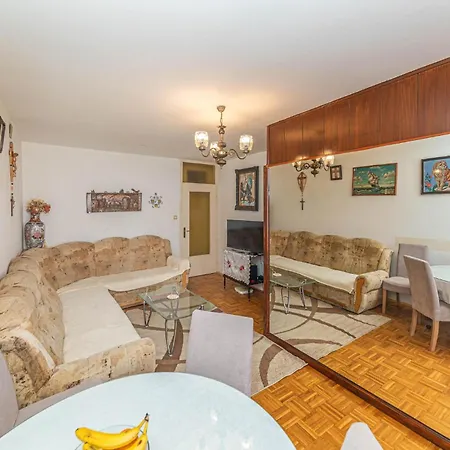 Apartment Gorgeous In With Kitchenette Trogir